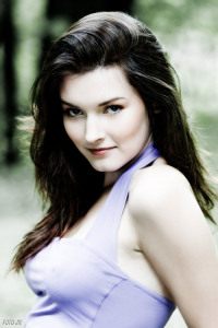 fialová